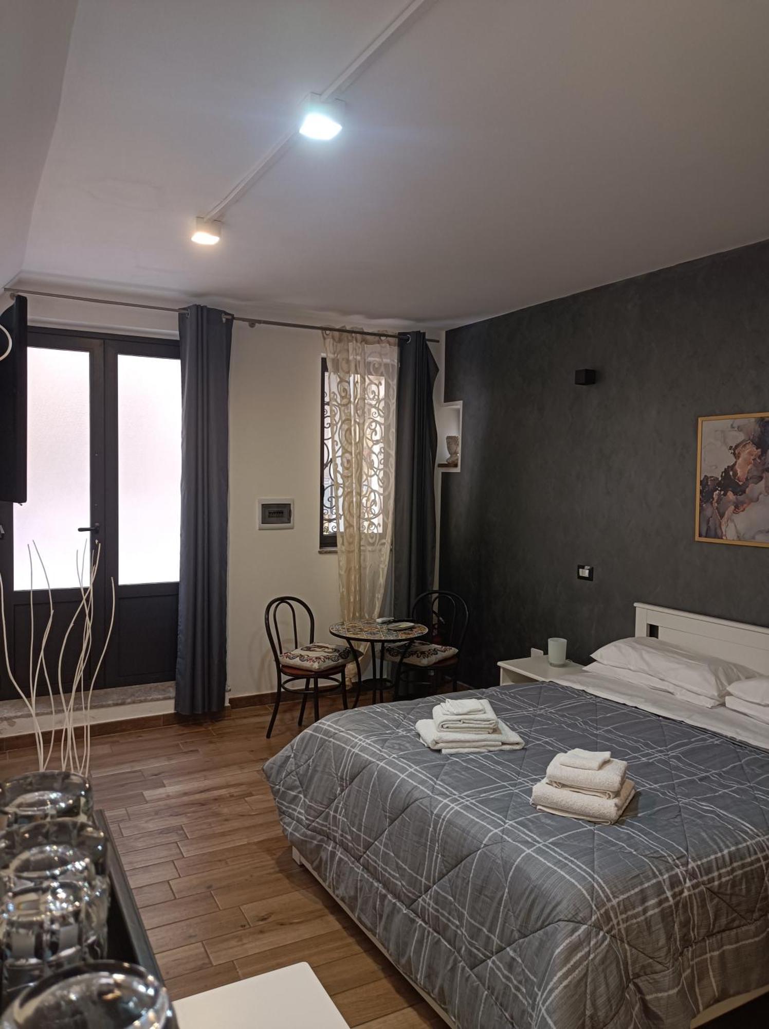 La Jacaranda Rooms تاورمينا المظهر الخارجي الصورة